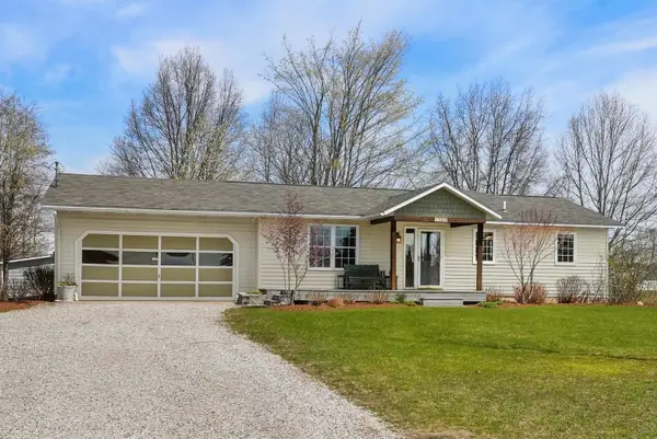 1784 Lloyd LN, TraverseCity, MI 49686