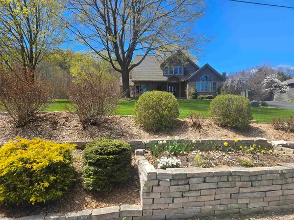 12535 Bluff RD, TraverseCity, MI 49686