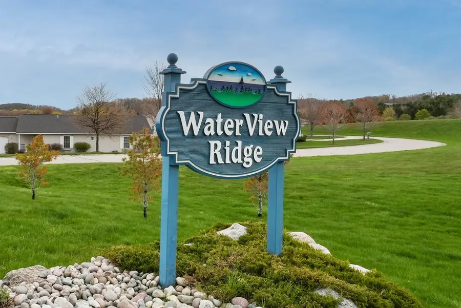 2210 Seaview DR, Traverse City, MI 49686 - #2