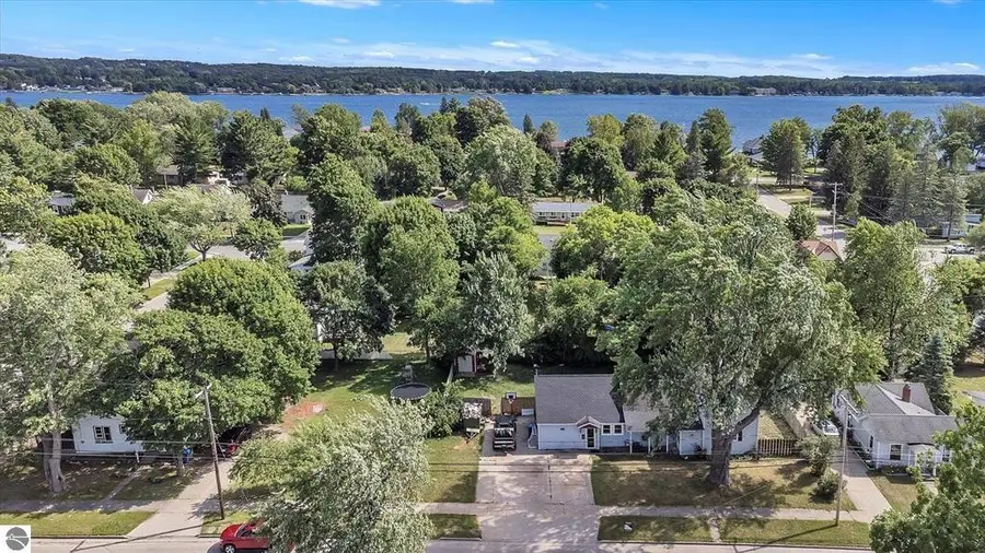 817 Walnut, Cadillac, MI 49601 - #2