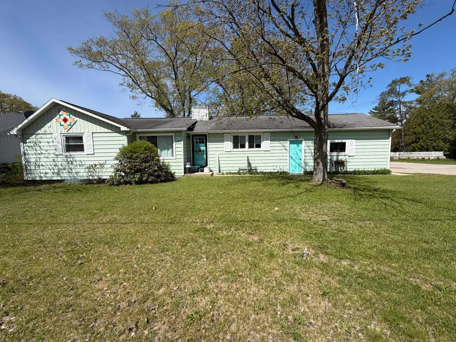 722 S Lakeshore, Lake City, MI 49651 - #2