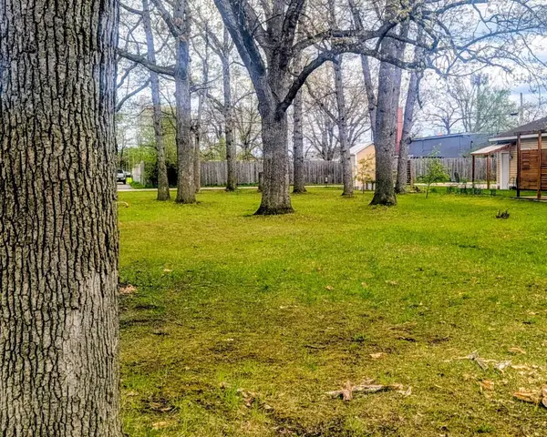 213 E Fifteenth ST, TraverseCity, MI 49684