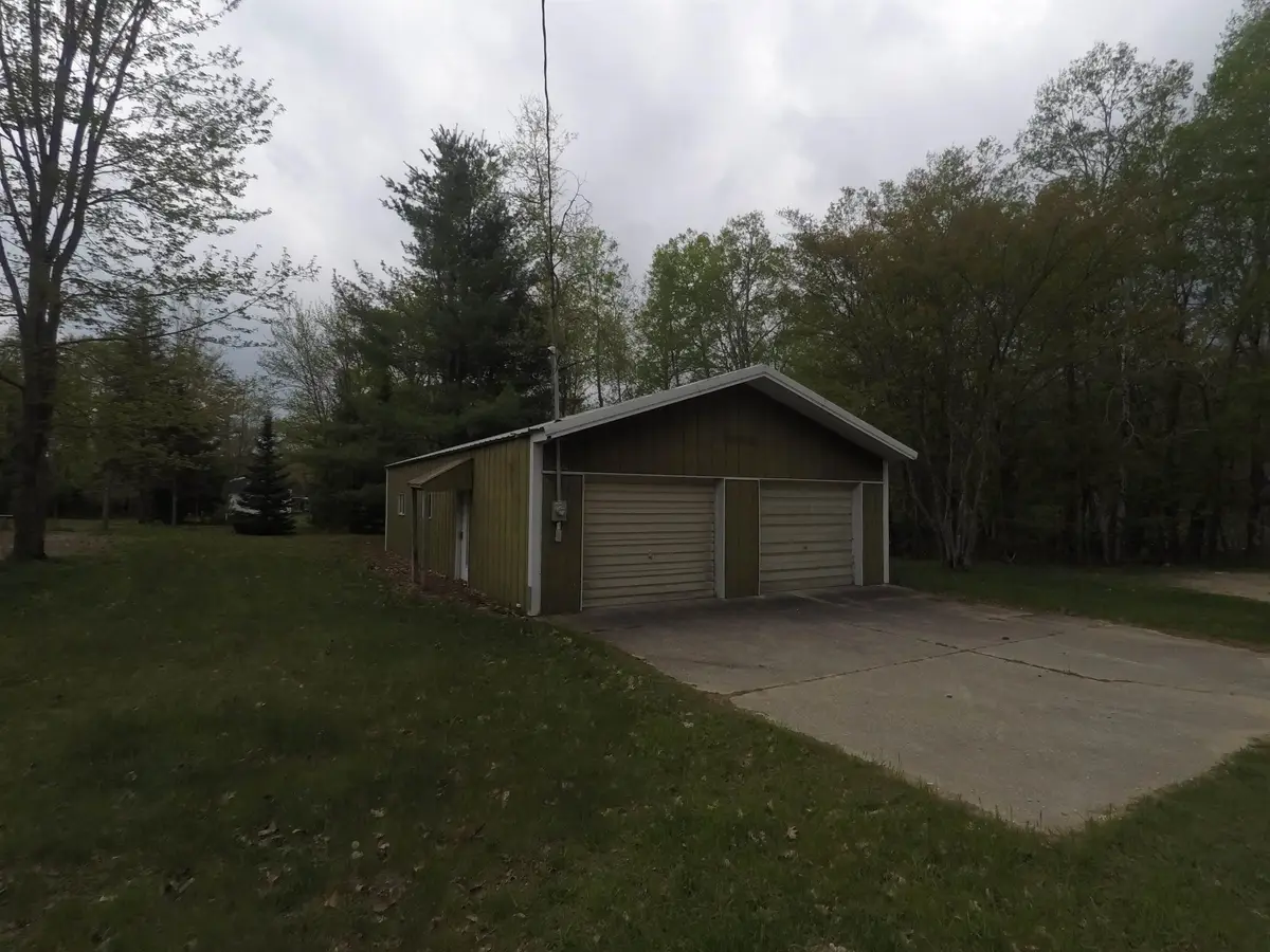 137 Henderson PL, Cadillac, MI 49601 - #1