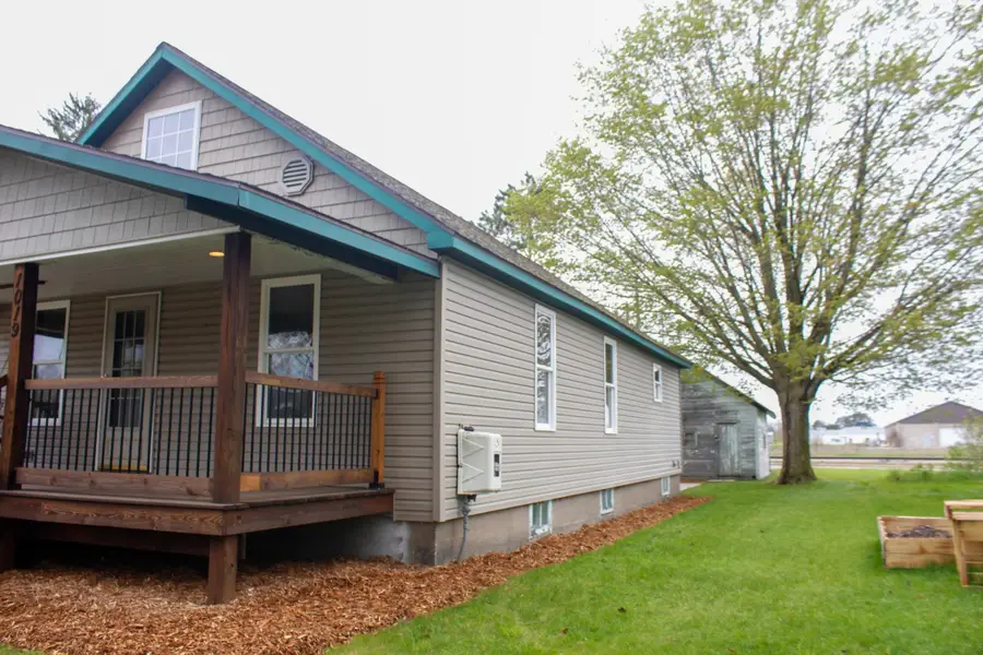 1019 2nd, Cadillac, MI 49601 - #2