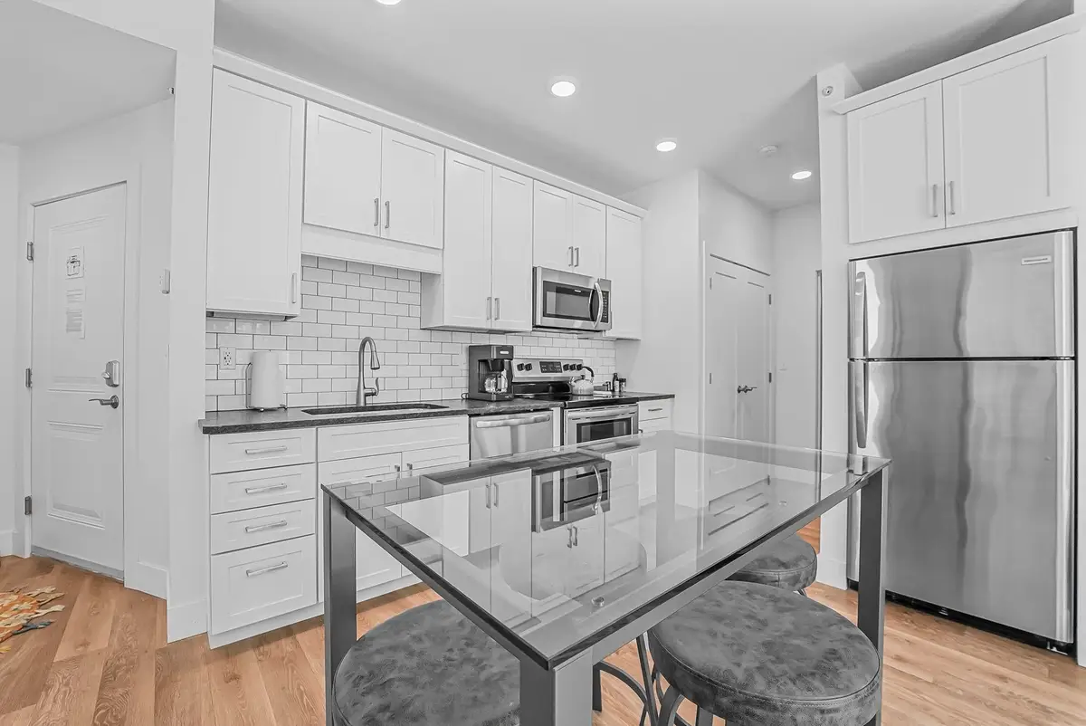 135 E Eighth ST, Traverse City, MI 49684 - #1