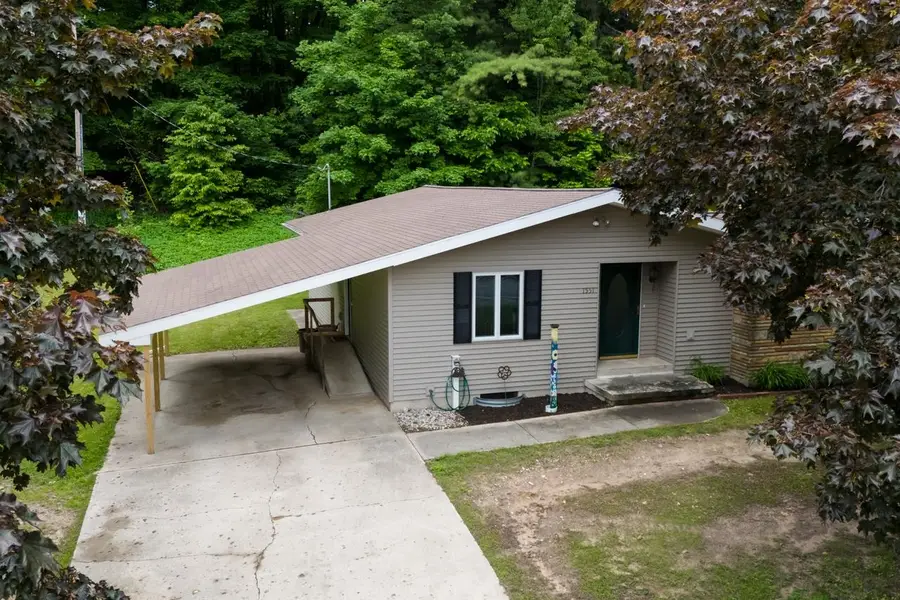 1551 N Macksey, Suttons Bay, MI 49682 - #3