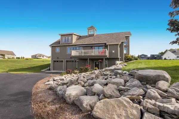 4740 E Water View, LakeLeelanau, MI 49653