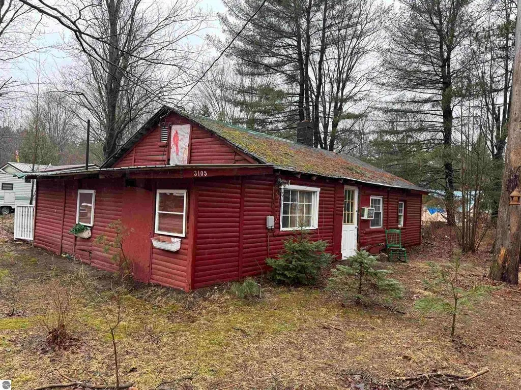 3105 N 3 1/4, Mesick, MI 49668 - #1
