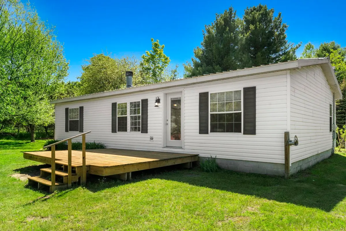 1741 N Haze RD, Beulah, MI 49617 - #1