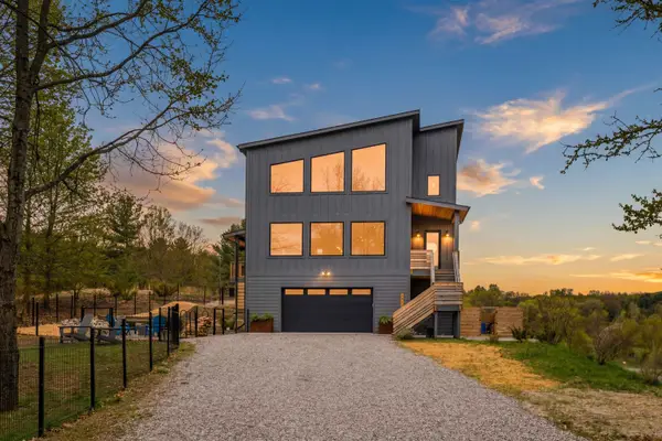 2810 Holiday Village CT, TraverseCity, MI 49686