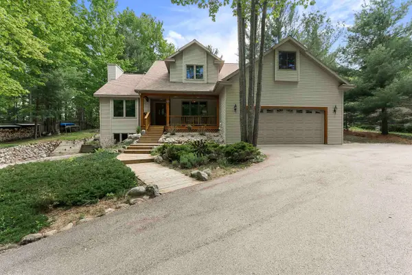 4340 Hampshire, Williamsburg, MI 49690