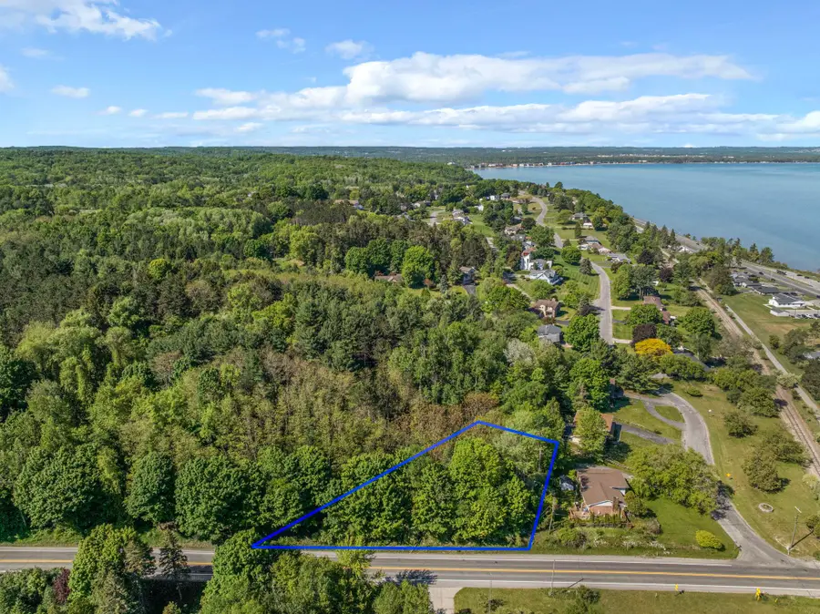 27 Bunker Hill, Williamsburg, MI 49690 - #2