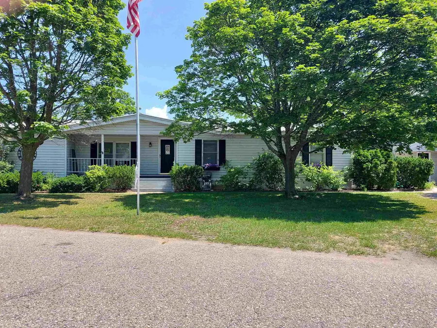1743 David PL, Traverse City, MI 49686 - #2