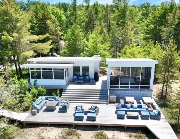 7566 W Harbor, GlenArbor, MI 49636