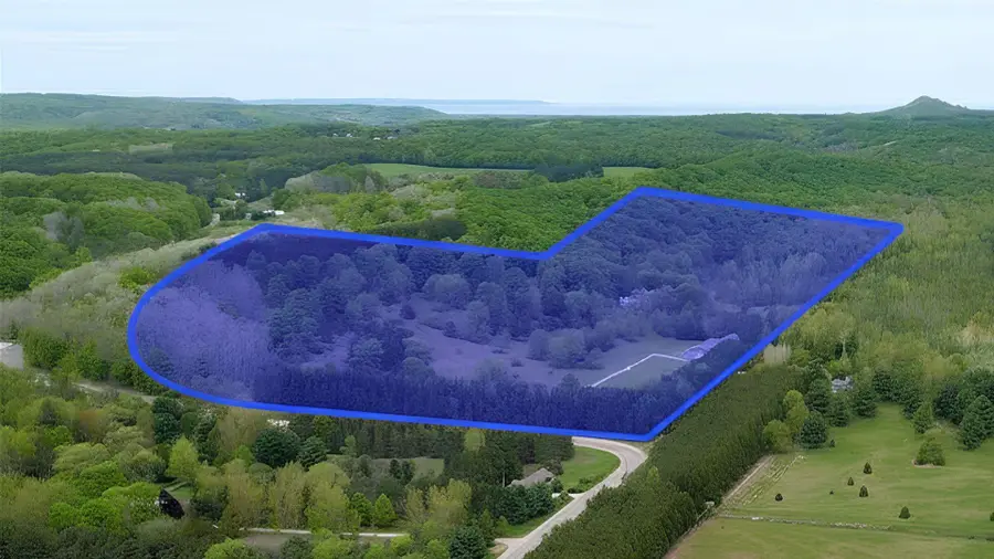 8401 S Sullivan RD, Cedar, MI 49621 - #2