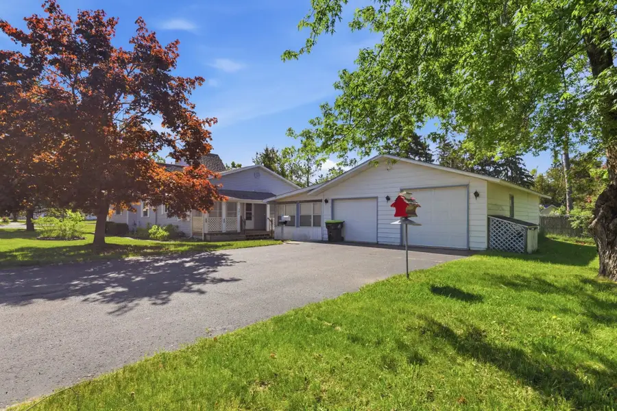 502 S Court, Gaylord, MI 49735 - #2