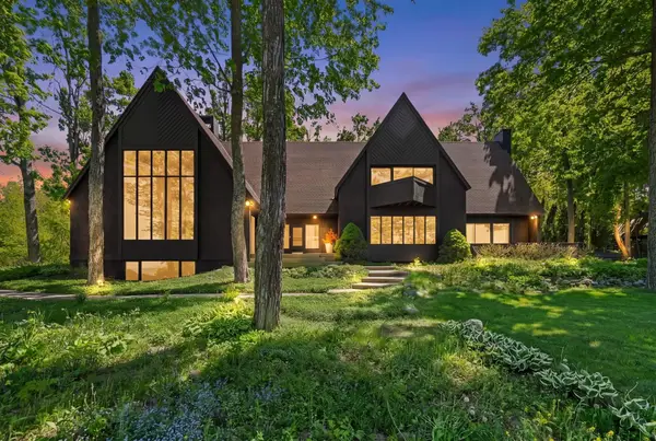 1425 Bay View, Petoskey, MI 49770