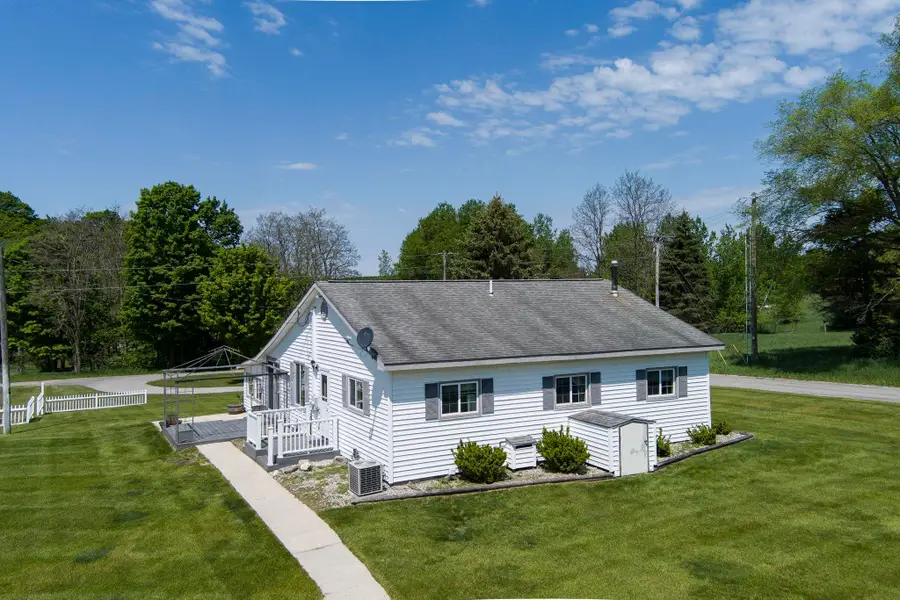 2072 E Potter, East Bay, MI 49696 - #3