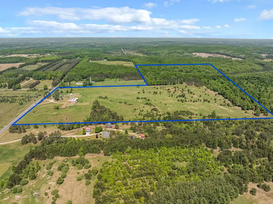 1902 N 29 RD, Cadillac, MI 49601 - #2