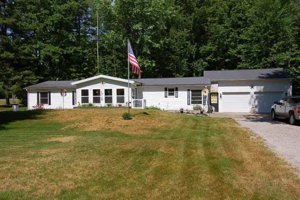 8486 Constitution, Cadillac, MI 49601