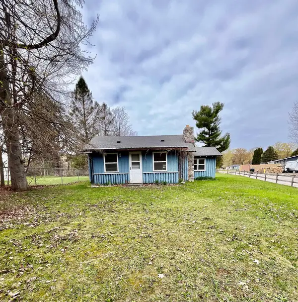 2927 N Main, CentralLake, MI 49622