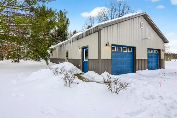 11775 Country Acres, Interlochen, MI 49643