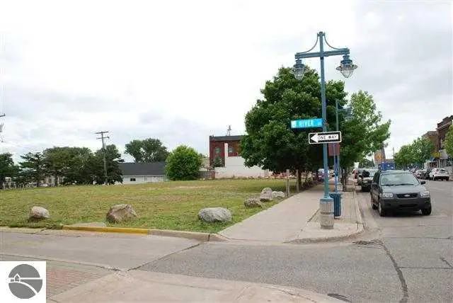 118 W Portage, Sault Ste Marie, MI 49783 - #1