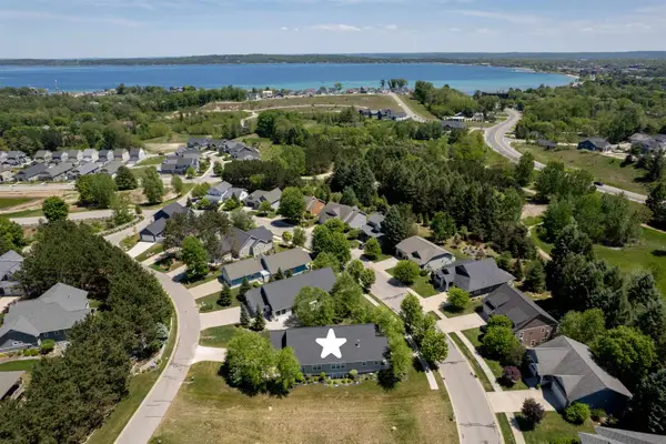 10758 Shrewbury, TraverseCity, MI 49684