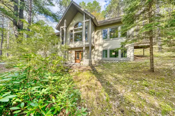 4678 Lands End RD, TraverseCity, MI 49686