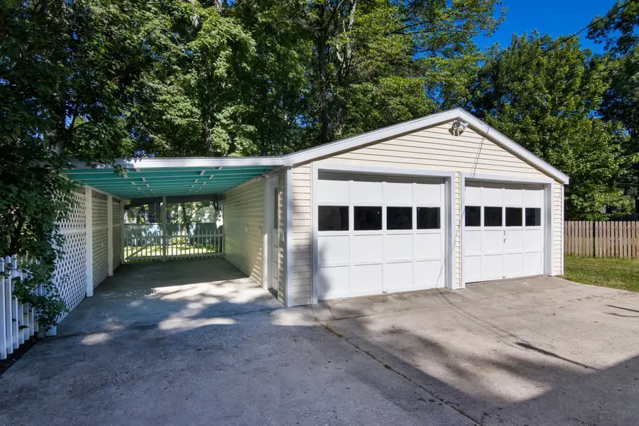 1222 Arbutus, Traverse City, MI 49686 - #2