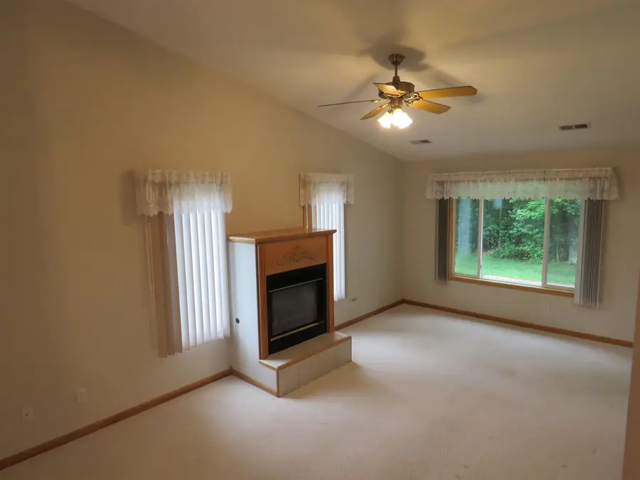 236 Greenview CIR, Cadillac, MI 49601 - #2