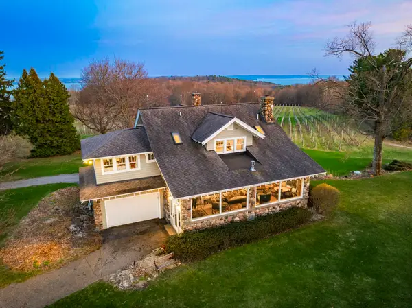 2770 Nelson, TraverseCity, MI 49686