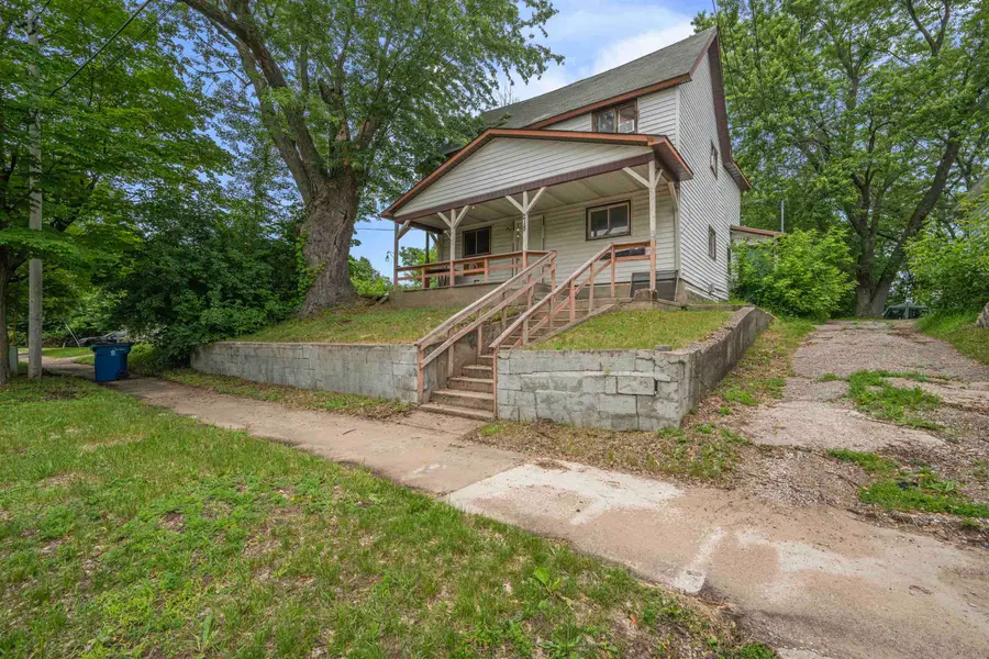 411 S Simons ST, Cadillac, MI 49601 - #3