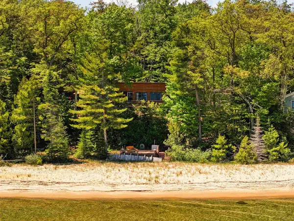 30520 East Side, BeaverIsland, MI 49782