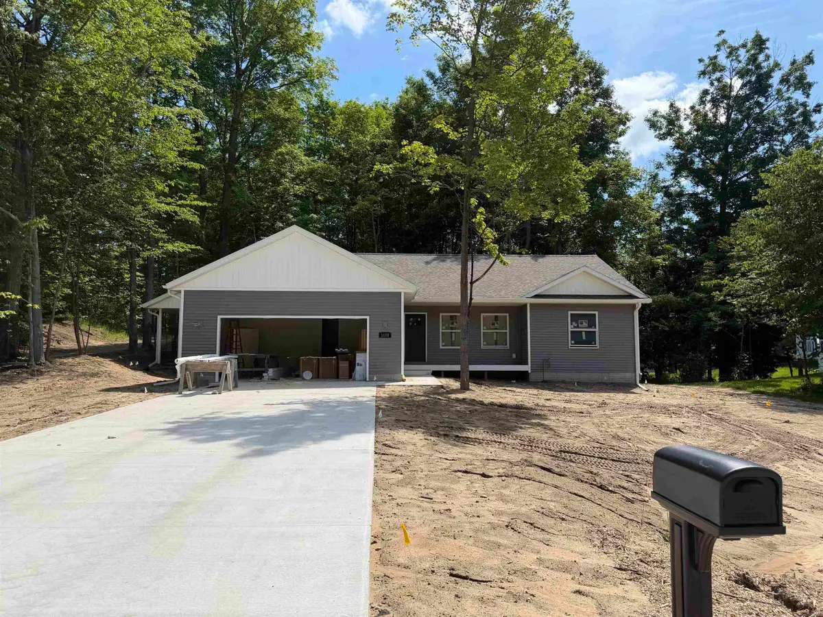 1118 Birmley Estates DR, Traverse City, MI 49696 - #1