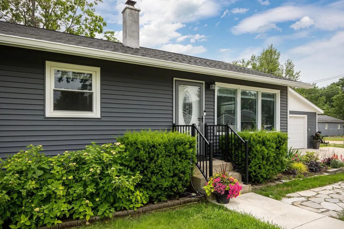 1022 Centre ST, Traverse City, MI 49686 - #1