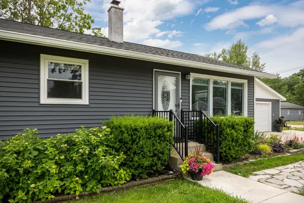 1022 Centre ST, TraverseCity, MI 49686