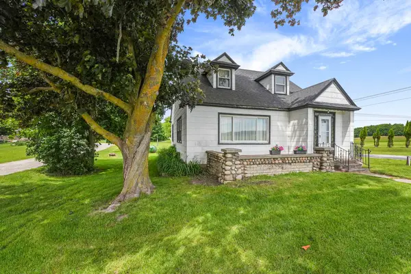 4988 County Road 633, Grawn, MI 49637