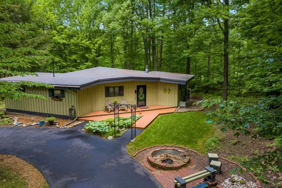2176 W Schuss Mountain, Bellaire, MI 49615 - #2