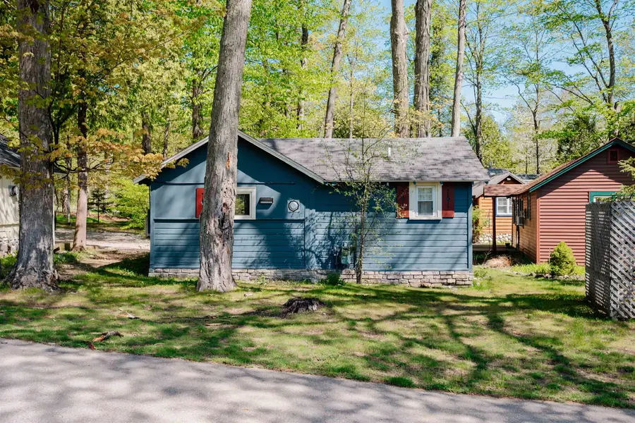 429 S Shabwasung ST, Northport, MI 49670 - #2