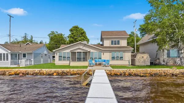 1027 E Lake Mitchell, Cadillac, MI 49601