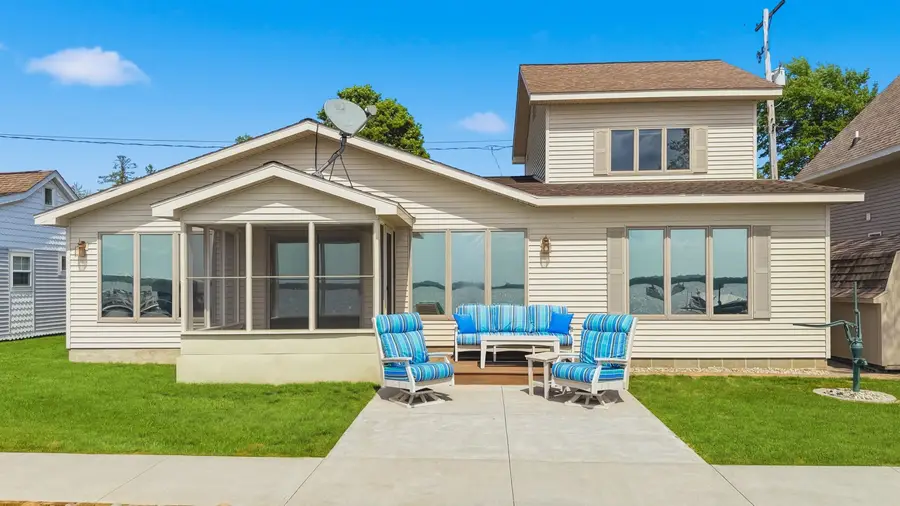 1027 E Lake Mitchell, Cadillac, MI 49601 - #3