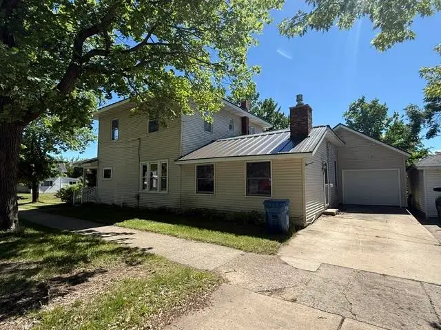 319 E Nelson, Cadillac, MI 49601 - #2