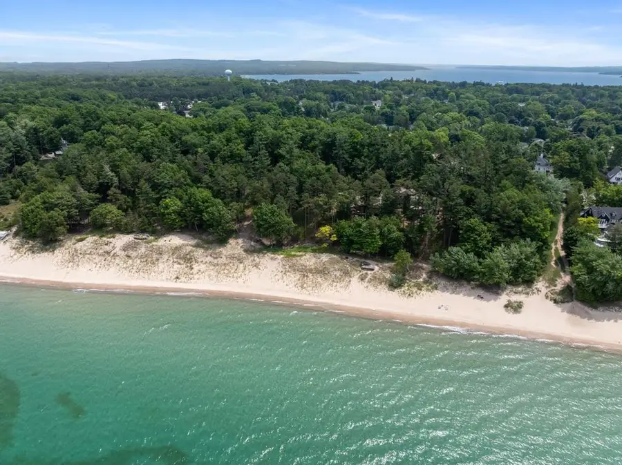 13987 Division, Charlevoix, MI 49720 - #3