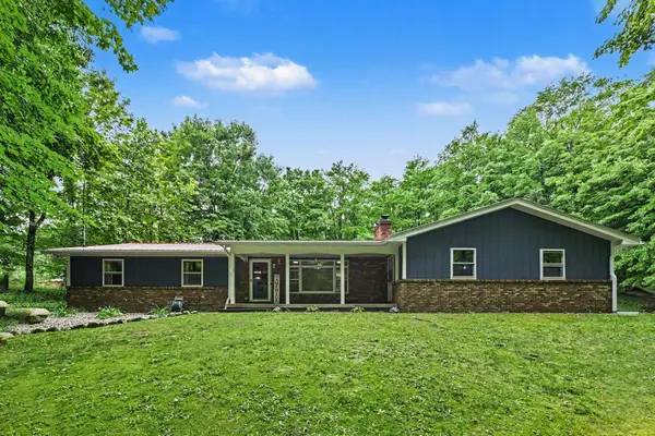 5661 NW Way, RapidCity, MI 49676