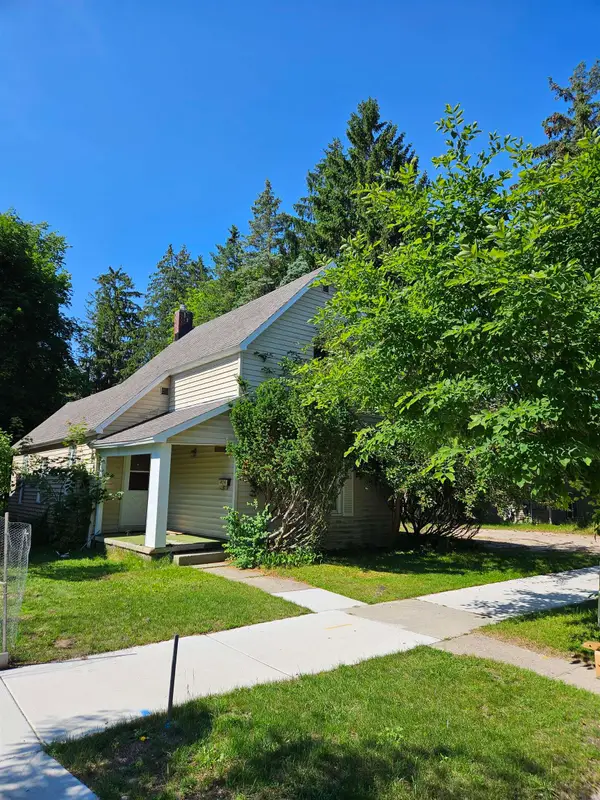 905 W Seventh, TraverseCity, MI 49684