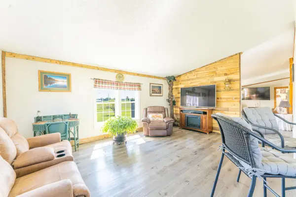 4433 Hamlin RD, Grawn, MI 49637