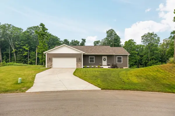 1432 Umber, TraverseCity, MI 49696