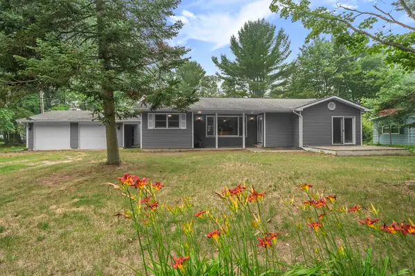 6586 Betsie River, Interlochen, MI 49643