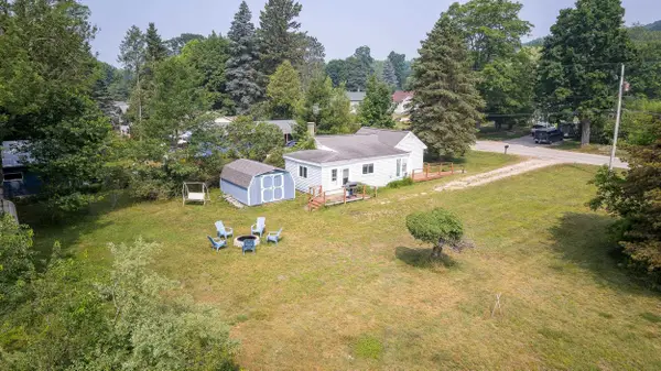 932 Elm, Frankfort, MI 49635